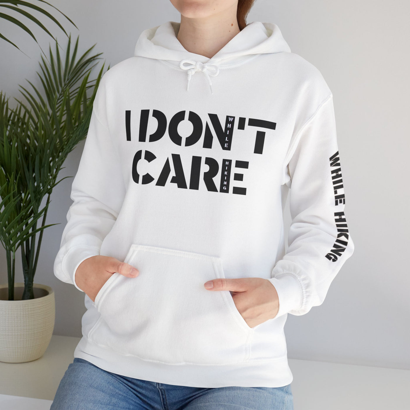 I DON'T CARE WHILE HIKING Unisex Heavy Blend™ Hooded Sweatshirt