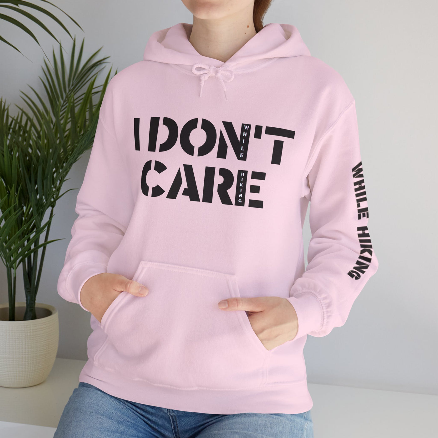 I DON'T CARE WHILE HIKING Unisex Heavy Blend™ Hooded Sweatshirt