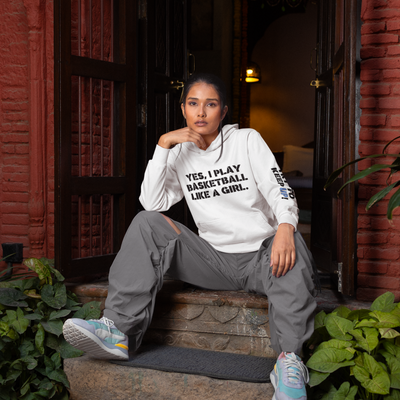 YES I PLAY BASKETBALL LIKE A GIRL. TRY TO KEEP UP! Unisex Heavy Blend™ Hooded Sweatshirt